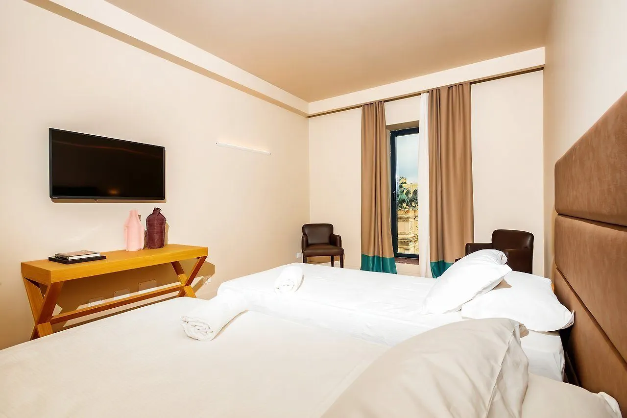 Hotel Politeama Palermo 4*,  Italia